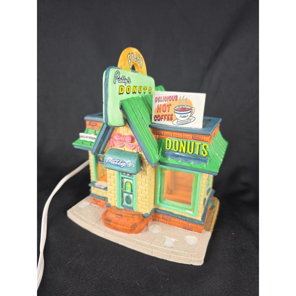 Pattys Donuts/ Lemax/Village Collection Christmas Village Light Up Teated Works